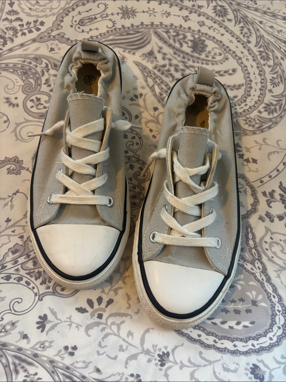 Women’s Gray Canvas Lace-Up Sneakers size 8.5